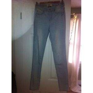 High waisted light wash jeans