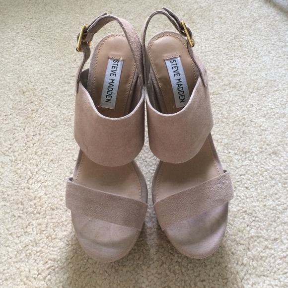 REDUCED!!! Brand NEW Steve Madden Warmthh Sandals