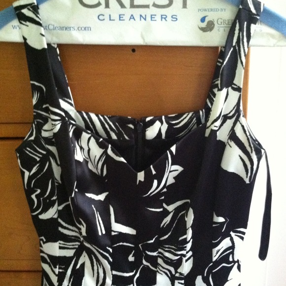 White House Black Market Dress - Picture 2 of 4