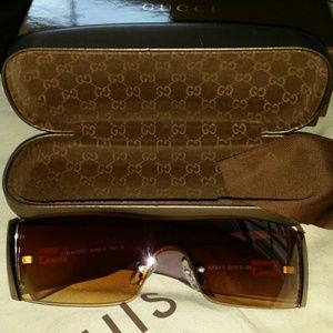 💯 Auth. Gucci sunglasses👓