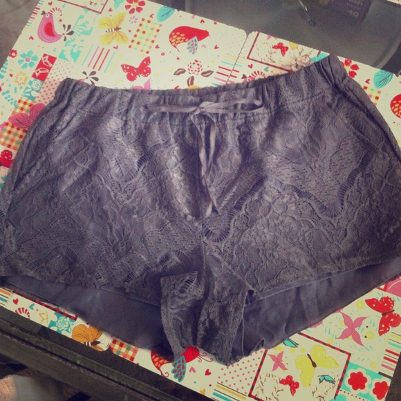 Grey lace shorts🌸