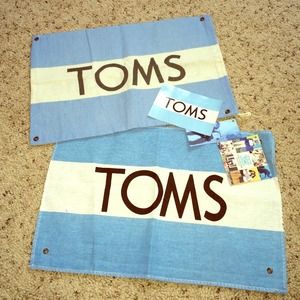 TOMS Dust Bag and Flag Bundle