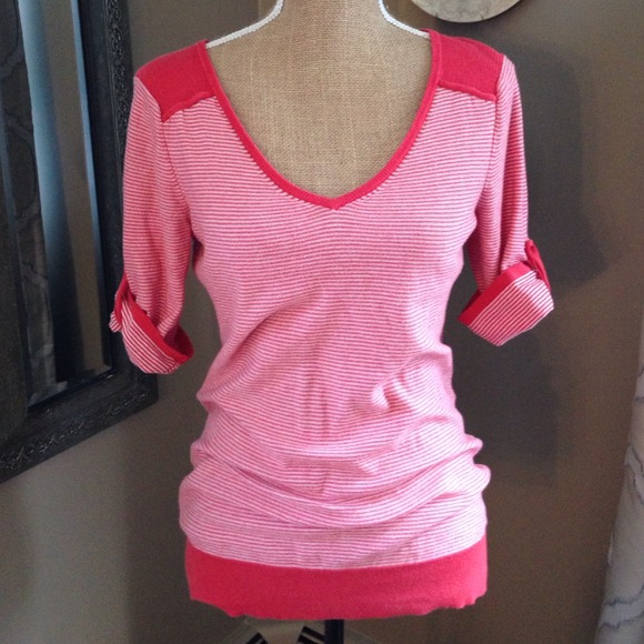 3/4 sleeve sweater with stripe detail