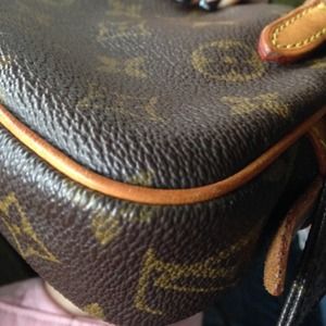 More pictures Of LV Pochette Marly Bandouliere