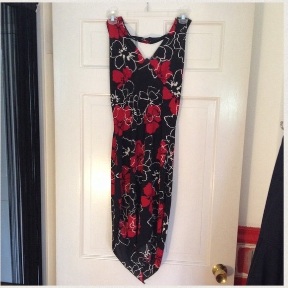 🌟Red and black roses form fitting cocktail dress