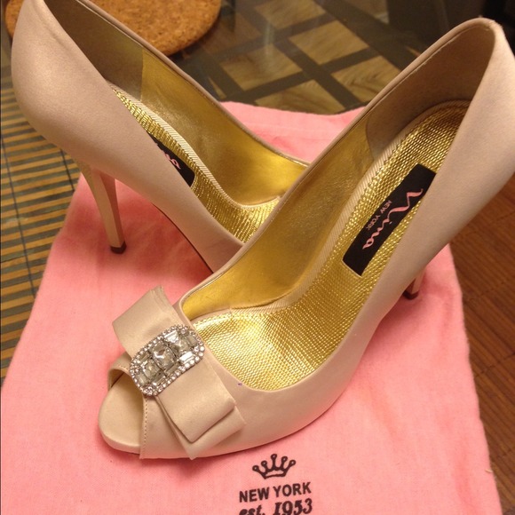 Cheap! Nina ELKE 3 3/4 heels, Only worn for 2 hrs