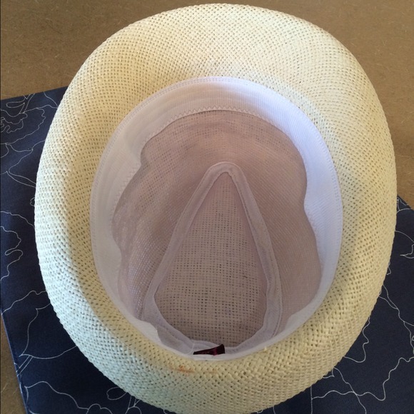 Cute hat - Picture 2 of 4