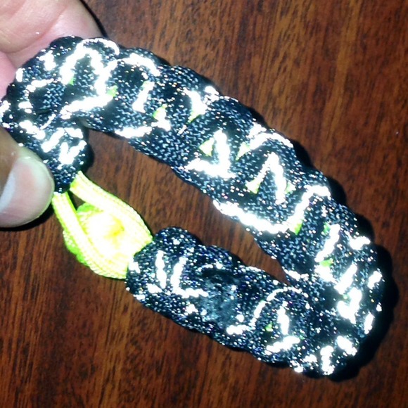 Reflective 8in Black/Yellow 550 Paracord Bracelet