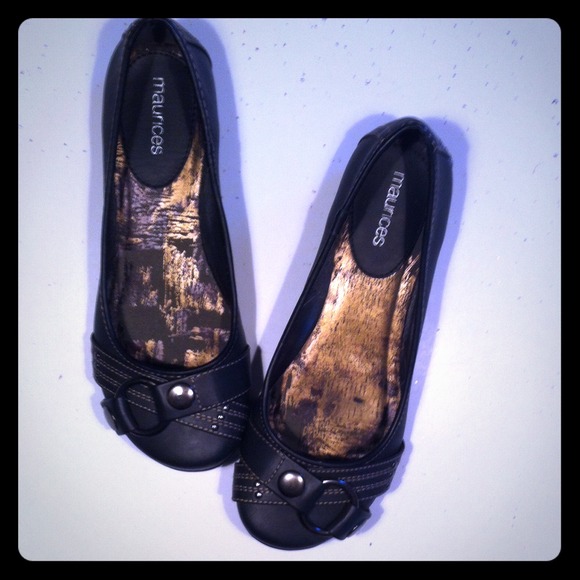 Cute pair of Maurice's flats!