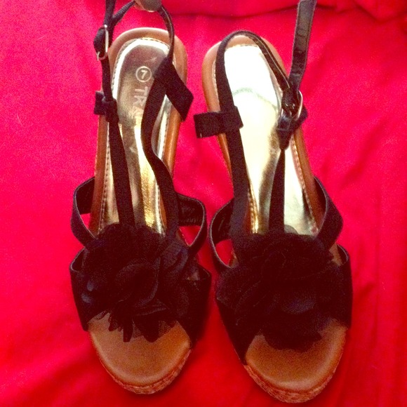 Strappy black and light brown wedges