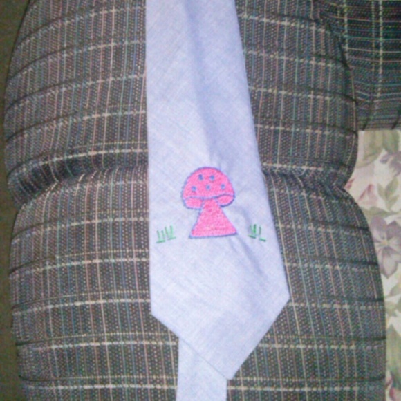 Mushroom tie