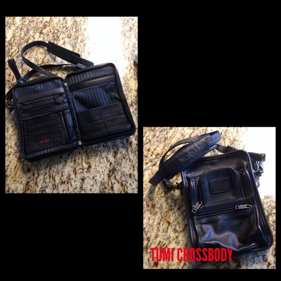 85$ TUMI leather crossbody NWOT
