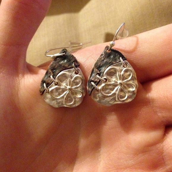 Matching Necklace and Earring Set - Picture 3 of 3