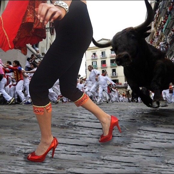 "Running with The Bulls" Vintage Guess Pants - Picture 2 of 4