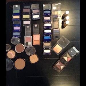 ✂️✂️✂️Major Make-Up Bundle!!!!!🌻🌺🌻🌺