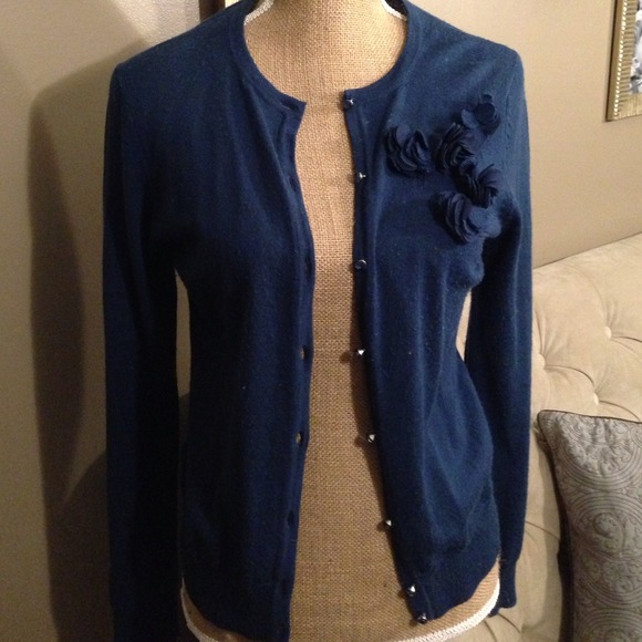🌟 SOLD🌟dark blue cardigan with floral appliqué.