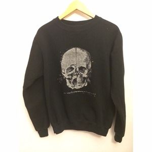 ⬇️Brandy Melville Skull Sweater