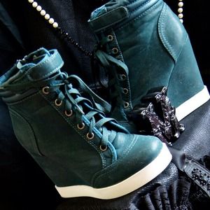 Sneaker wedge! What else can I say?