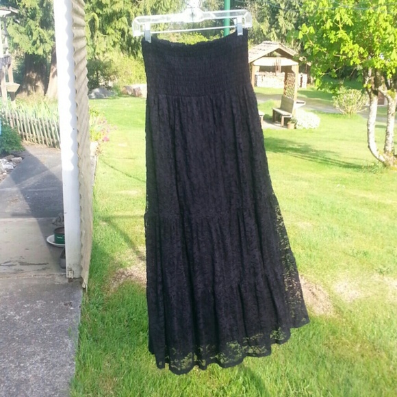SOLD Beautiful long strapless black lace dress - Picture 2 of 3