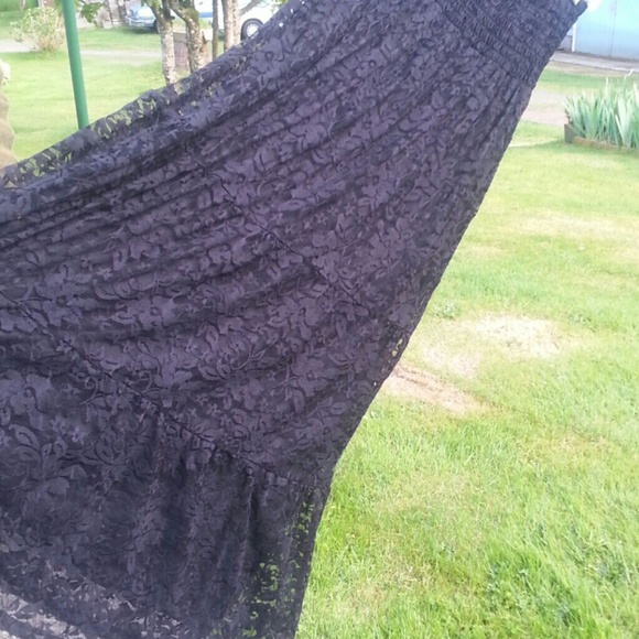 SOLD Beautiful long strapless black lace dress - Picture 3 of 3