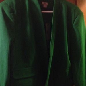 Adorable green short blazer