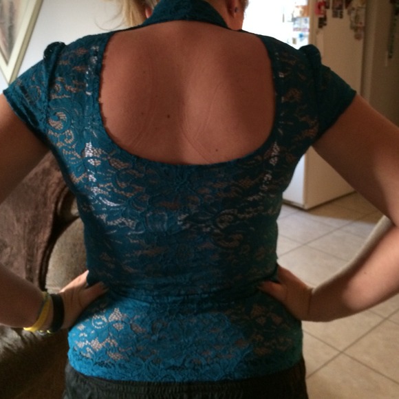 Mock Neck Open Back Lace Top - Picture 3 of 4