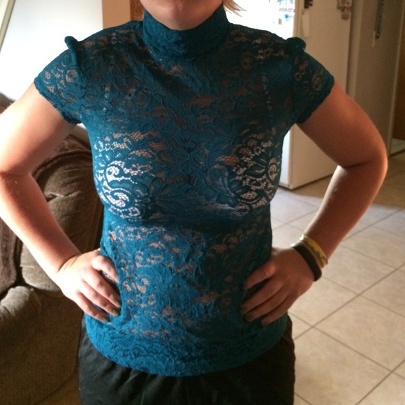 Mock Neck Open Back Lace Top - Picture 4 of 4