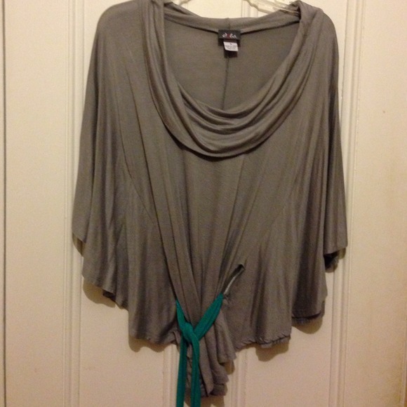 Grey bat wing top