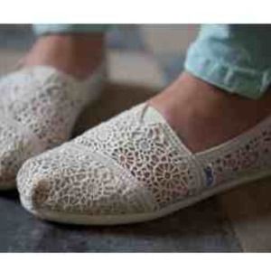 Toms black and white crochet *BUNDLE 45*