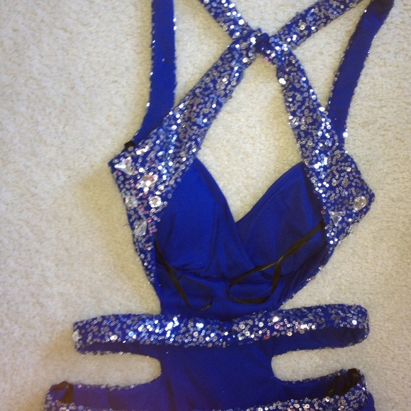 🎉Reduced🎉Jawdropping Prom Dress adorned w Gems - Picture 3 of 4