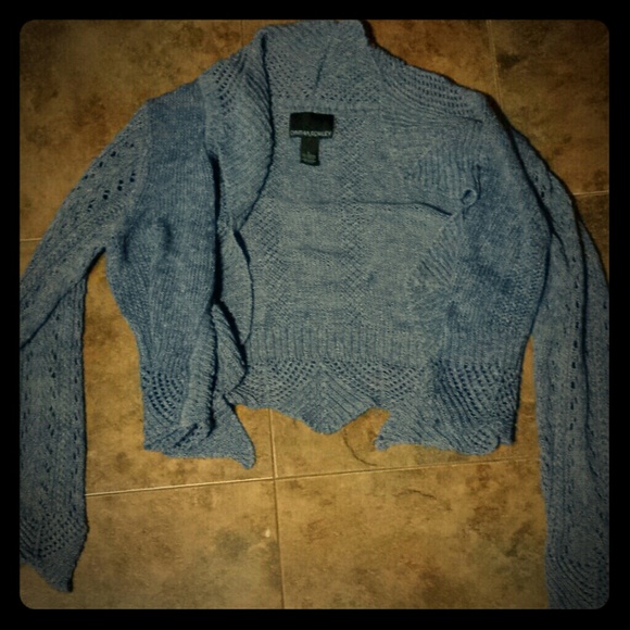 Very Soft short cardigan. In great shape! L