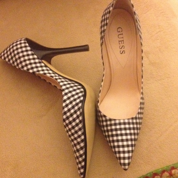 Pumps - Picture 2 of 3