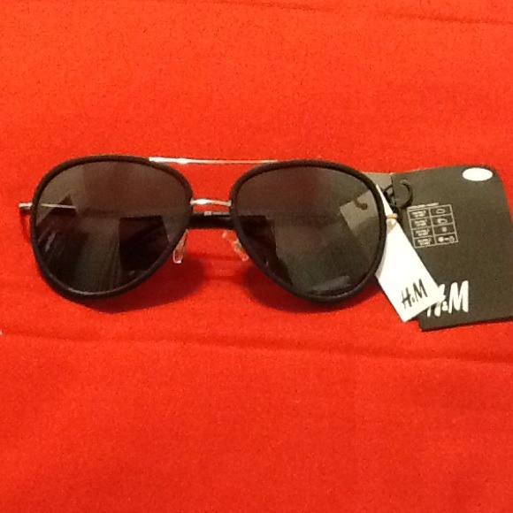 H&M New Aviator sunglasses