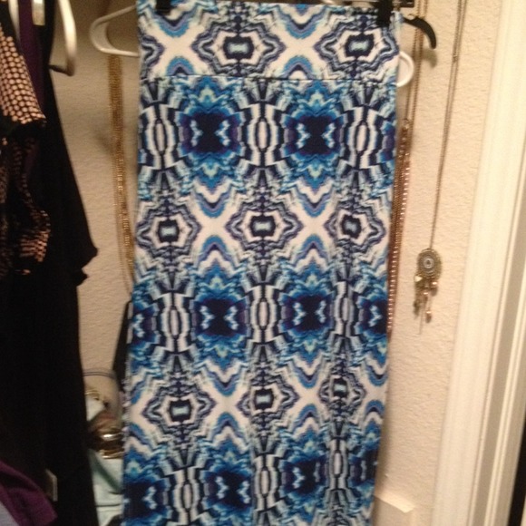 Side split maxi skirt