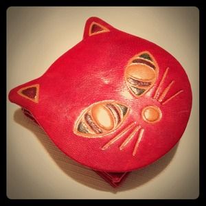 Leather cat face coin holder