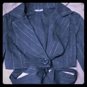 Half crop brazen with silver stripes