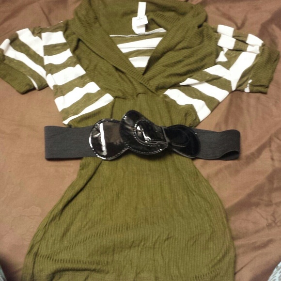 Cute shirt with black belt
