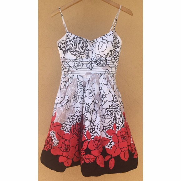 Dresses & Skirts - Dress