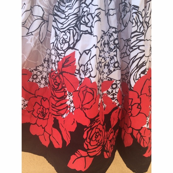 Dress - Picture 4 of 4