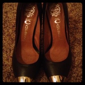 AUTHENTIC JEFFREY CAMPBELL bullet pump