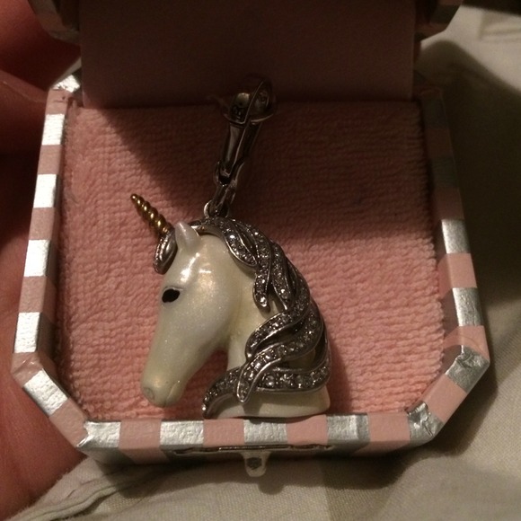 Juicy charm