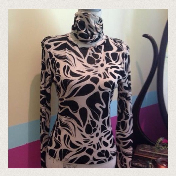 Top - Picture 4 of 4