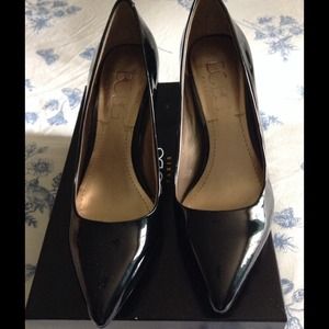 BCBG Paris Pumps