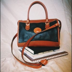 Dooney & Bourke satchel purse 👜✨