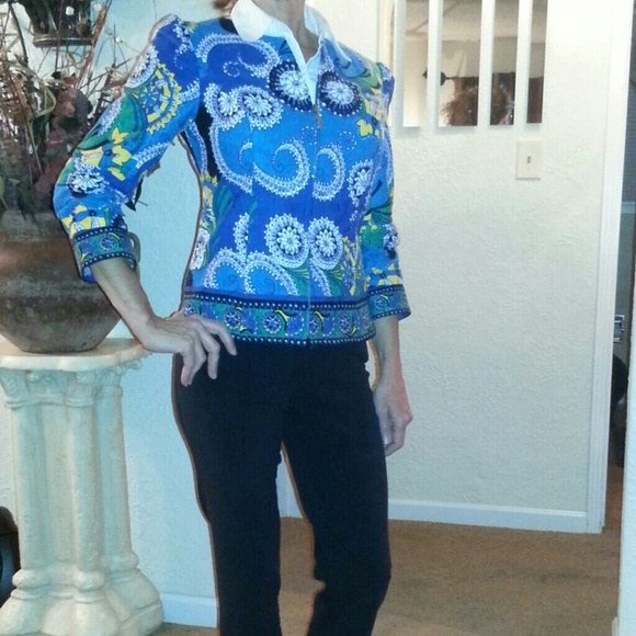 🎉REDUCED Beautiful Blazer - Picture 2 of 4