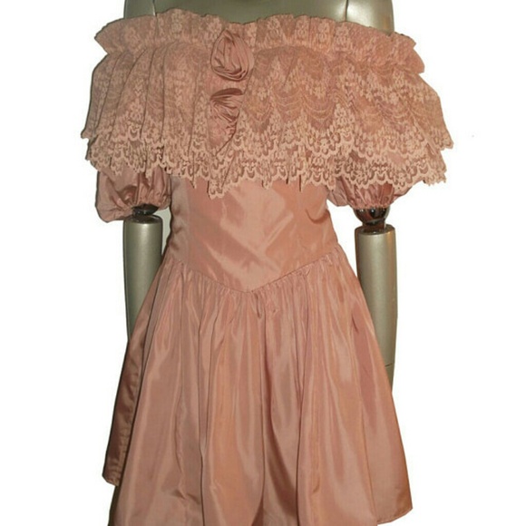 SOLD VTG Off Shoulder Lace Ruffle Tier Short Dress - Picture 2 of 4