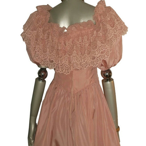 SOLD VTG Off Shoulder Lace Ruffle Tier Short Dress - Picture 4 of 4