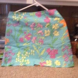 Lilly Pulitzer skirt -like new - size 8