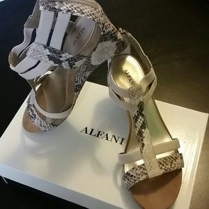 Alfani snakeskin wedge sandals