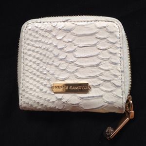 Small Vince Camuto zip around wallet